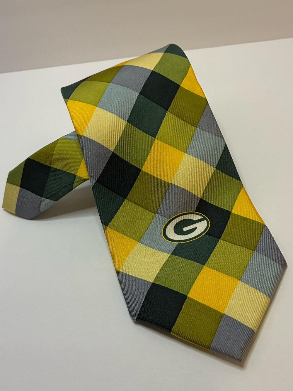 NFL Green Bay Packers Silk necktie with a green, yellow, and white plaid pattern